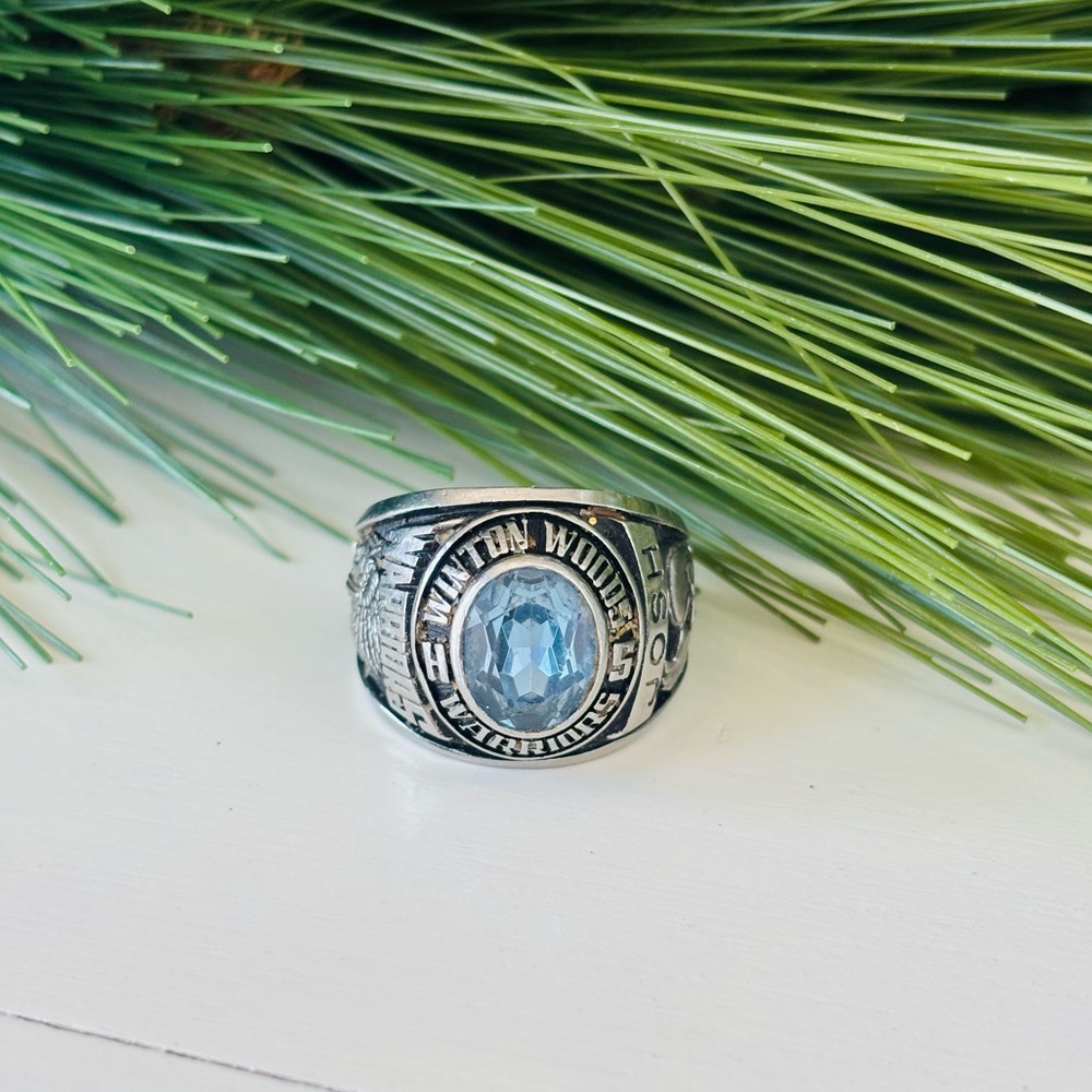Vintage 1997 Class Ring. Blue Stone. Winton Woods High School | Ohio | Y2K Sz 11